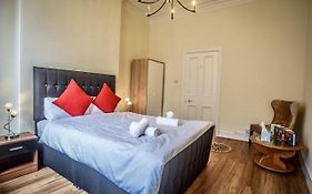 Edinburgh Ground Floor City Centre Flat Close To Princess Street